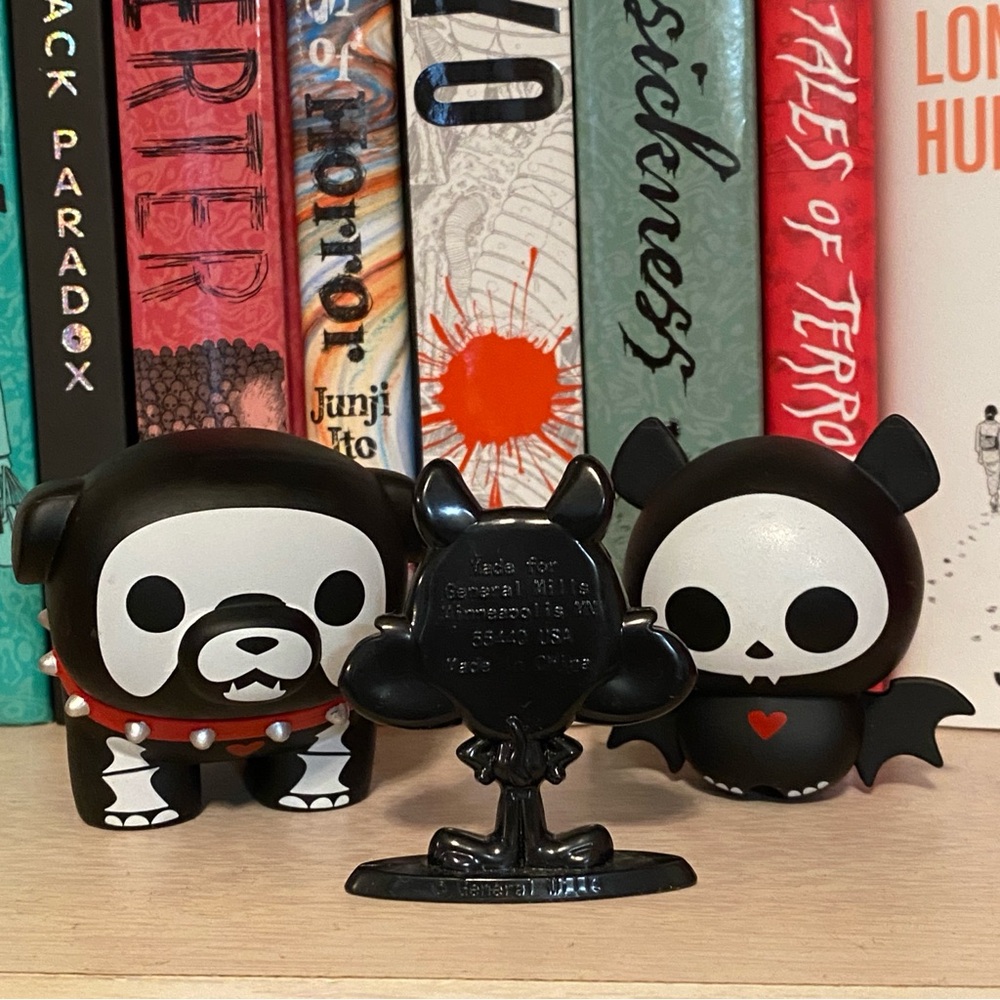 Skelanimals Diego Bat Maxx Bulldog Dog Vinyl Figure Set Hot Topic - Picture 5 of 10